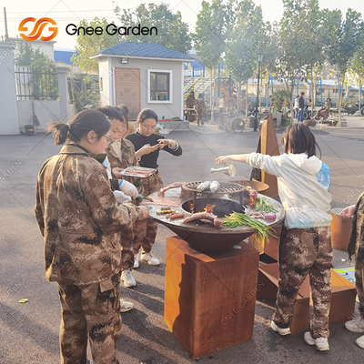 라운드 Dia 100 센티미터 조리판과 녹이 스는 색깔있는 야외 BBQ 그릴 숯 흡연자
